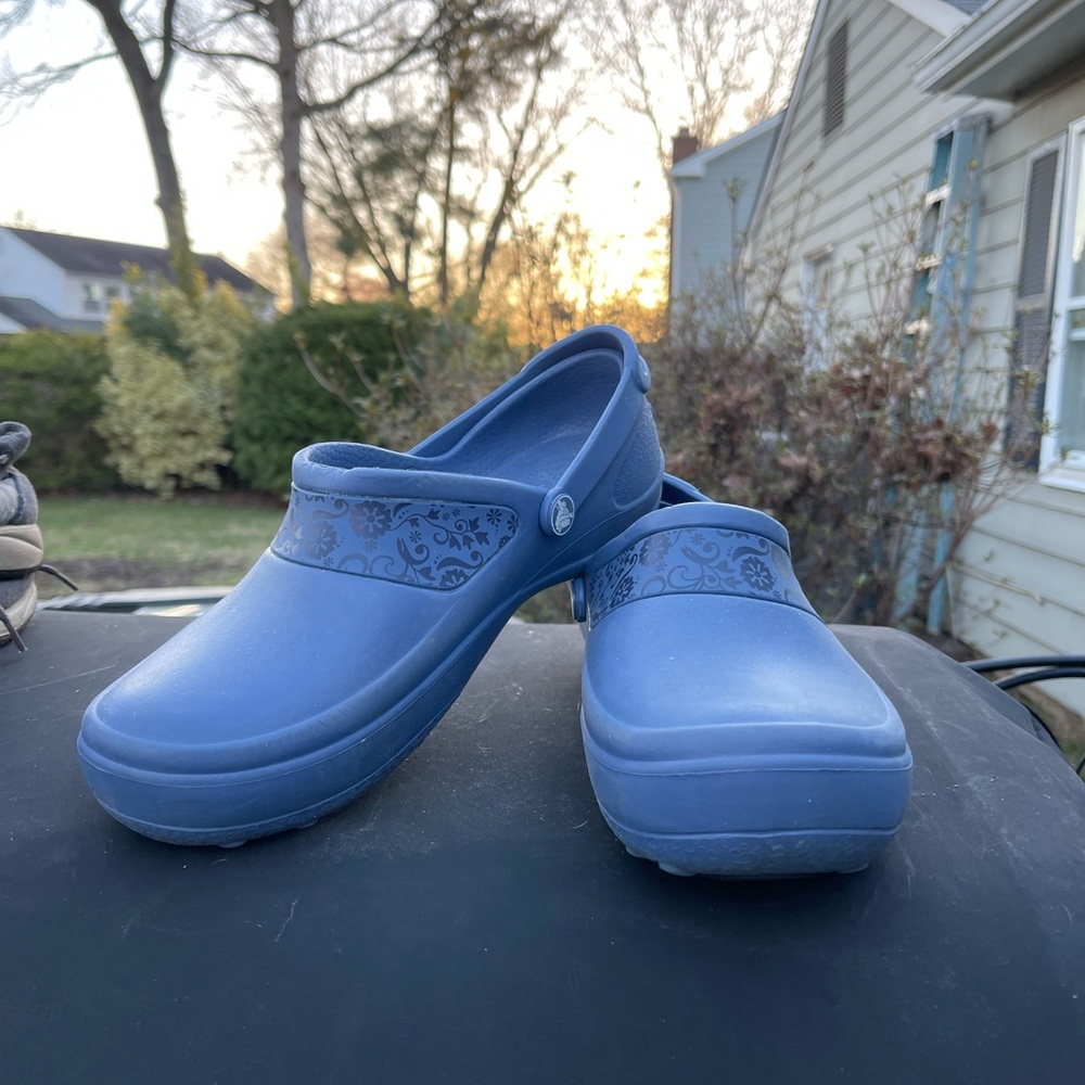 Women’s NWT Blue Crocs